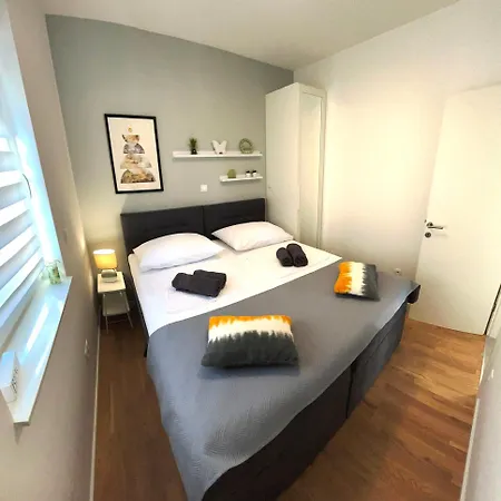 Town 2 Apartamento *