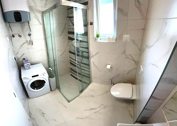 Town 2 公寓 特罗吉尔